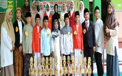 MENGUKIR PRESTASI, MENGHARUMKAN MADRASAH: MIN 3 BANYUMAS JUARA UMUM PORSENI 2026