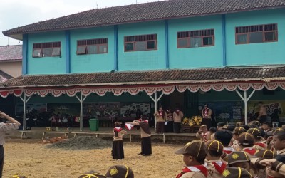 MEMBENTUK GENERASI TANGGUH MELALUI PERSARI DAN LATIHAN PBB DI BANYUMAS